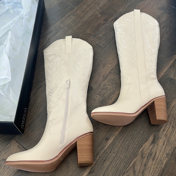 MIA Dakota White Cowboy Boots - Picture 5 of 7